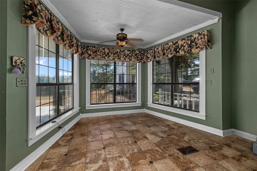 602 S 2nd Street Logansport, LA 71049