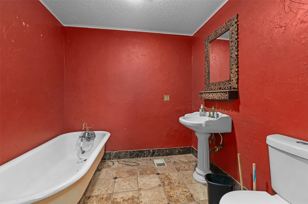 602 S 2nd Street Logansport, LA 71049