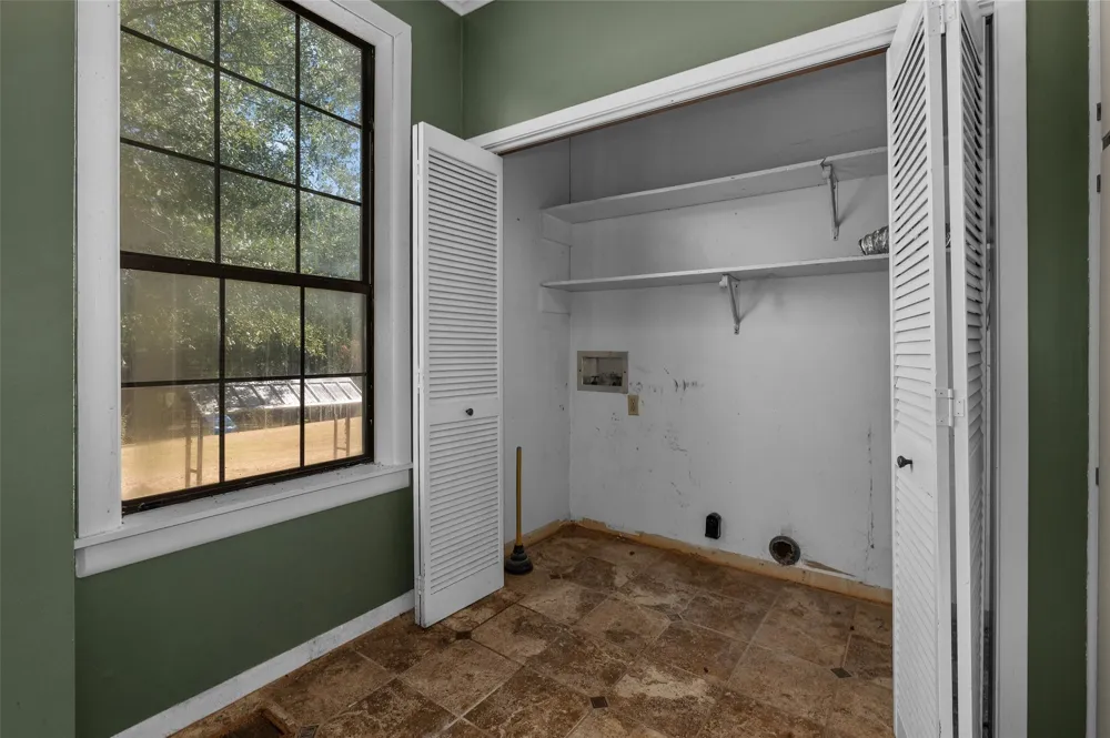 602 S 2nd Street Logansport, LA 71049