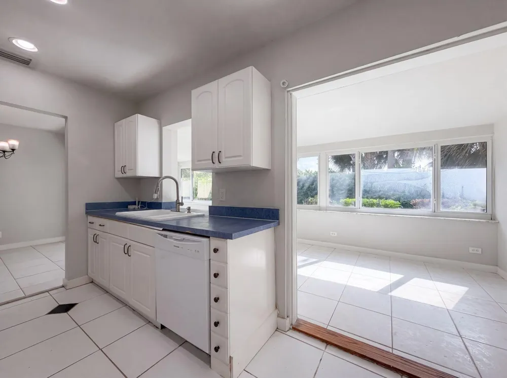 4360 NW 12th Drive Deerfield Beach, FL 33064