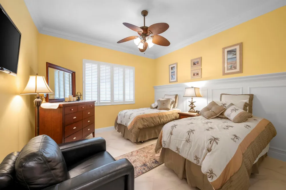 8 Harbour Isle Drive E #PH05 Fort Pierce, FL 34949