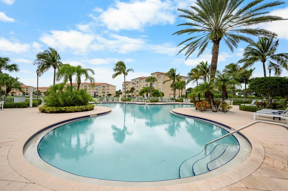 8 Harbour Isle Drive E #PH05 Fort Pierce, FL 34949