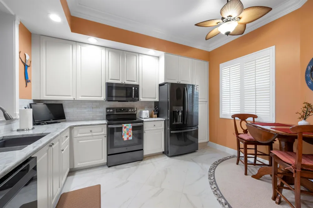 8 Harbour Isle Drive E #PH05 Fort Pierce, FL 34949