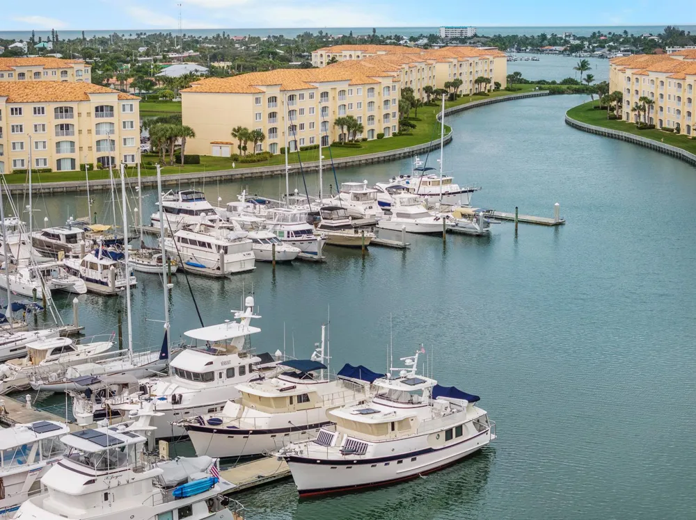 8 Harbour Isle Drive E #PH05 Fort Pierce, FL 34949