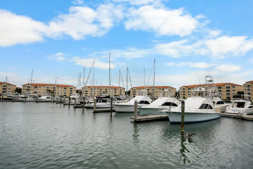 8 Harbour Isle Drive E #PH05 Fort Pierce, FL 34949