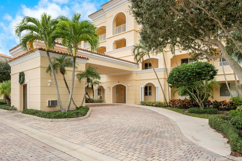 8 Harbour Isle Drive E #PH05 Fort Pierce, FL 34949
