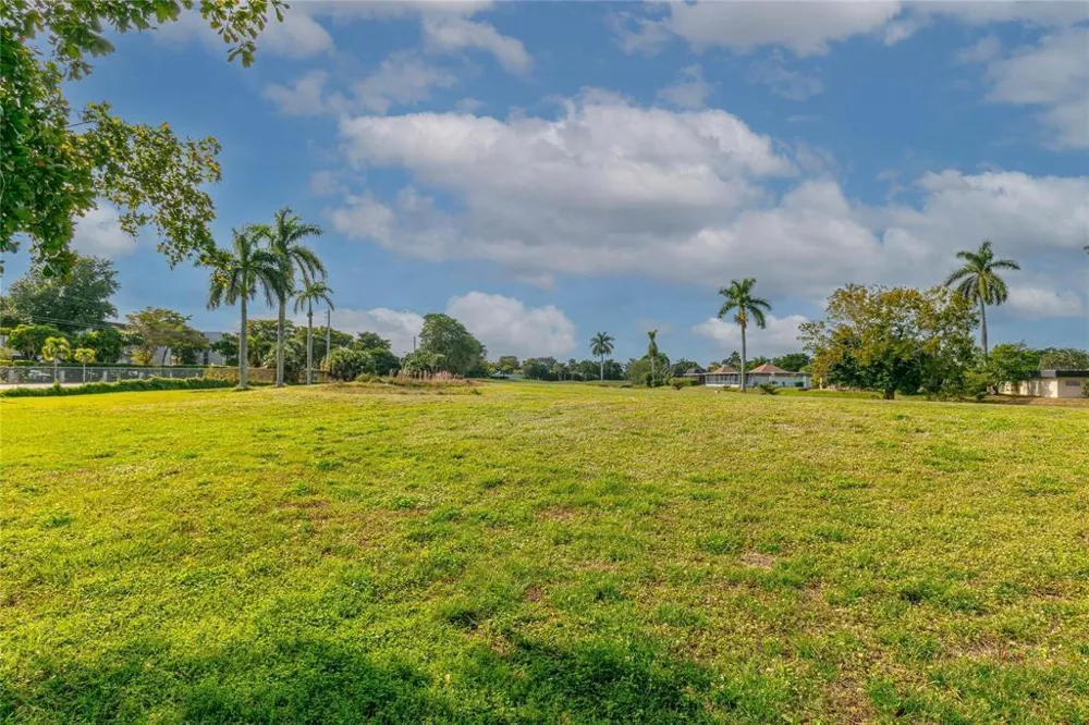 4408 Woodland Circle Tamarac, FL 33319