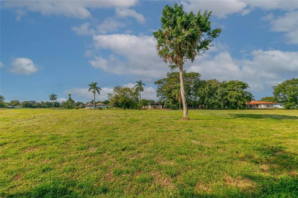 4408 Woodland Circle Tamarac, FL 33319