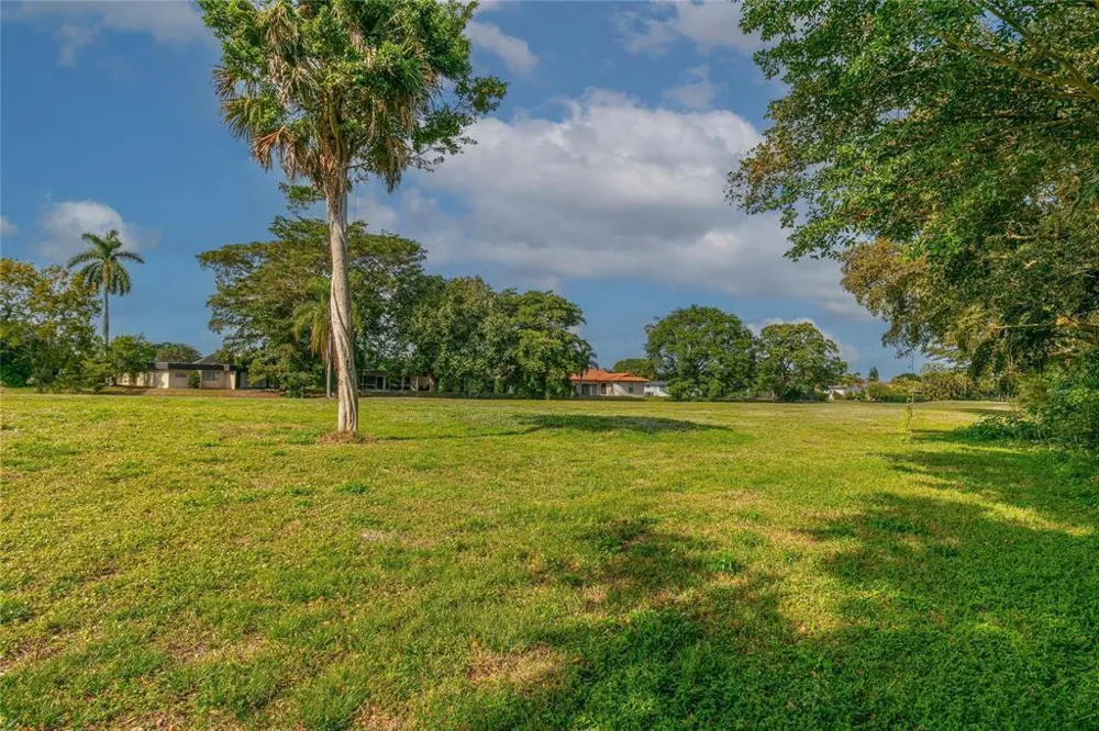 4408 Woodland Circle Tamarac, FL 33319