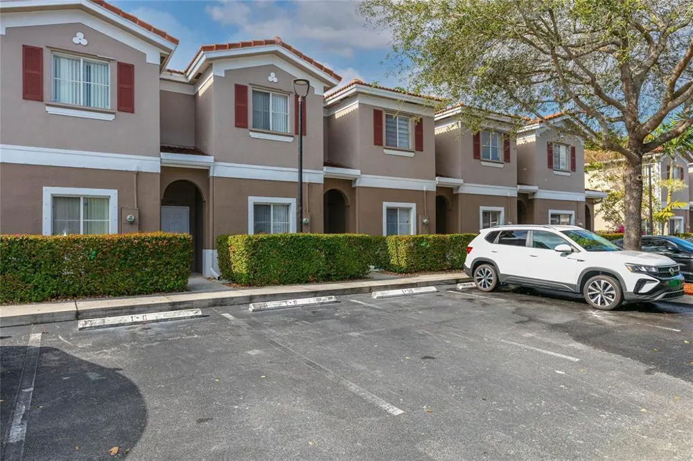 4408 Woodland Circle Tamarac, FL 33319