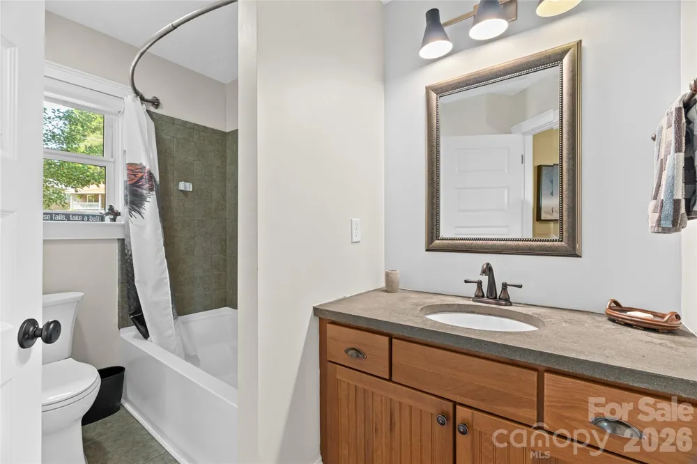 45 Logan Circle Asheville, NC 28806