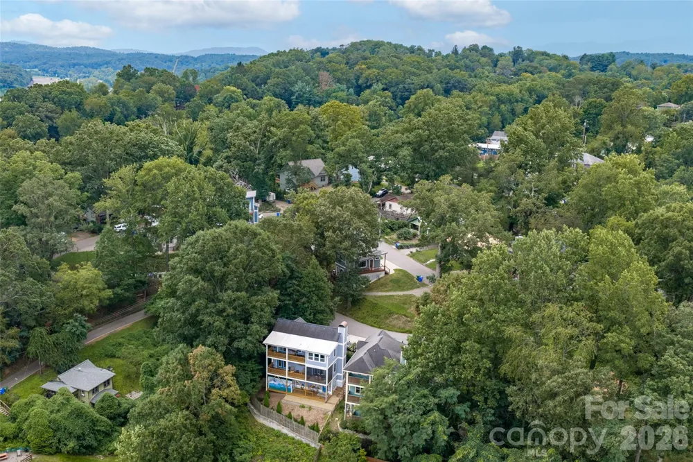 45 Logan Circle Asheville, NC 28806
