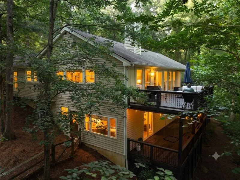 100 Kings Mill Court Roswell, GA 30075