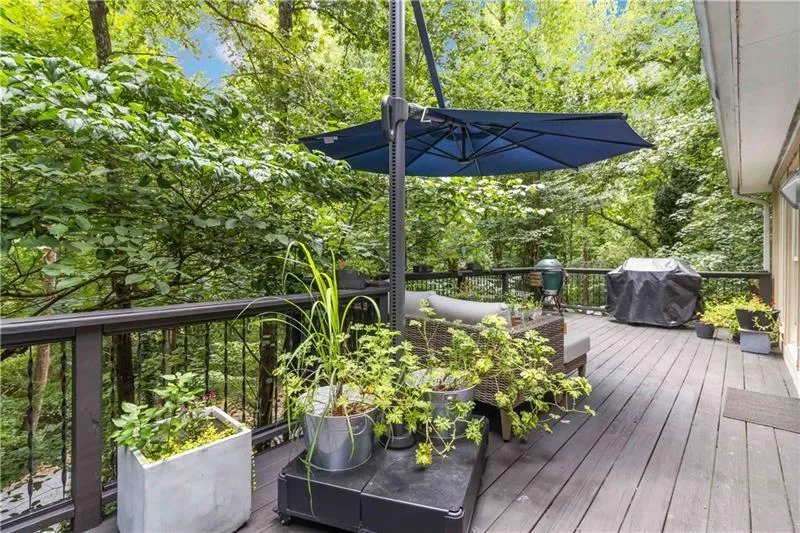 100 Kings Mill Court Roswell, GA 30075