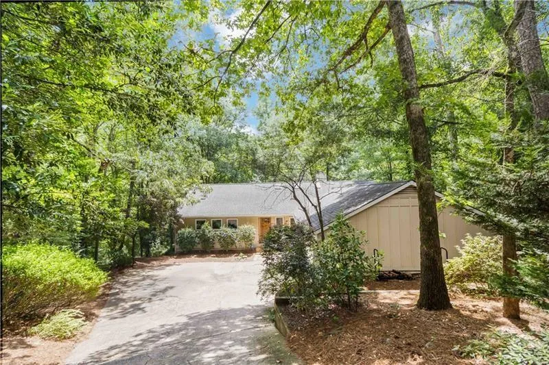 100 Kings Mill Court Roswell, GA 30075