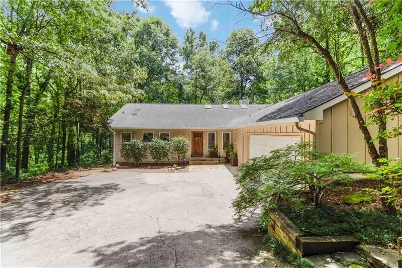 100 Kings Mill Court Roswell, GA 30075