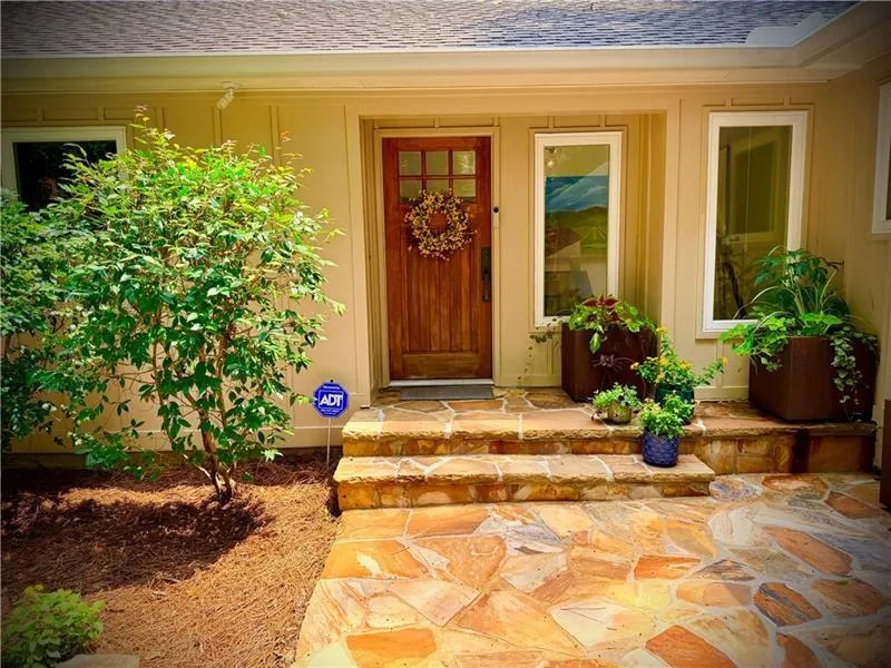 100 Kings Mill Court Roswell, GA 30075