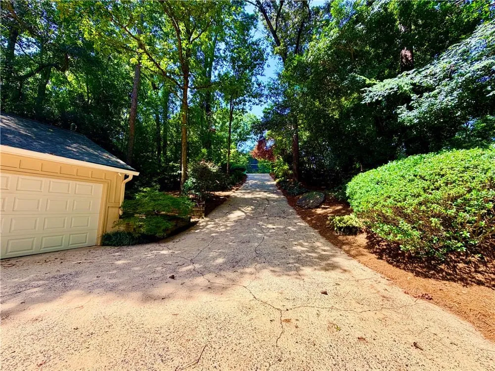 100 Kings Mill Court Roswell, GA 30075