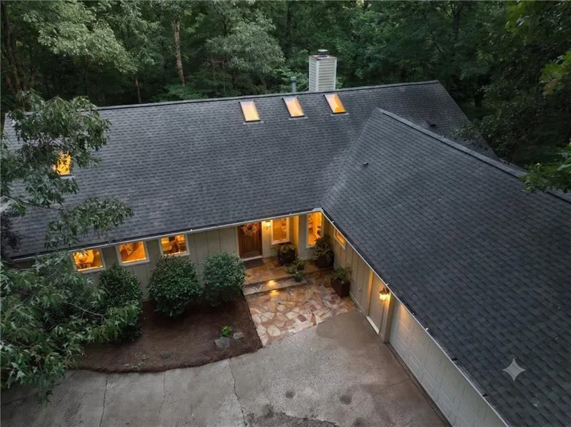 100 Kings Mill Court Roswell, GA 30075