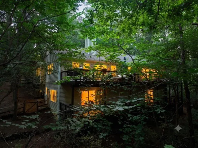 100 Kings Mill Court Roswell, GA 30075