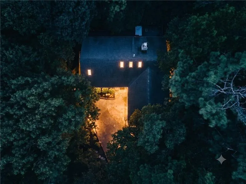 100 Kings Mill Court Roswell, GA 30075