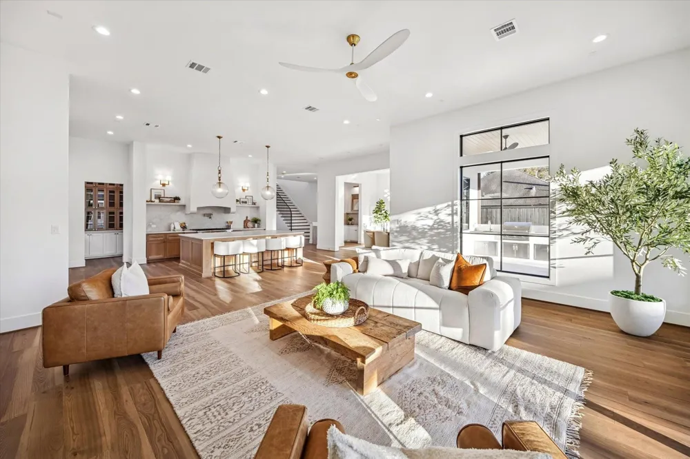 320 W 32nd Street Houston, TX 77018