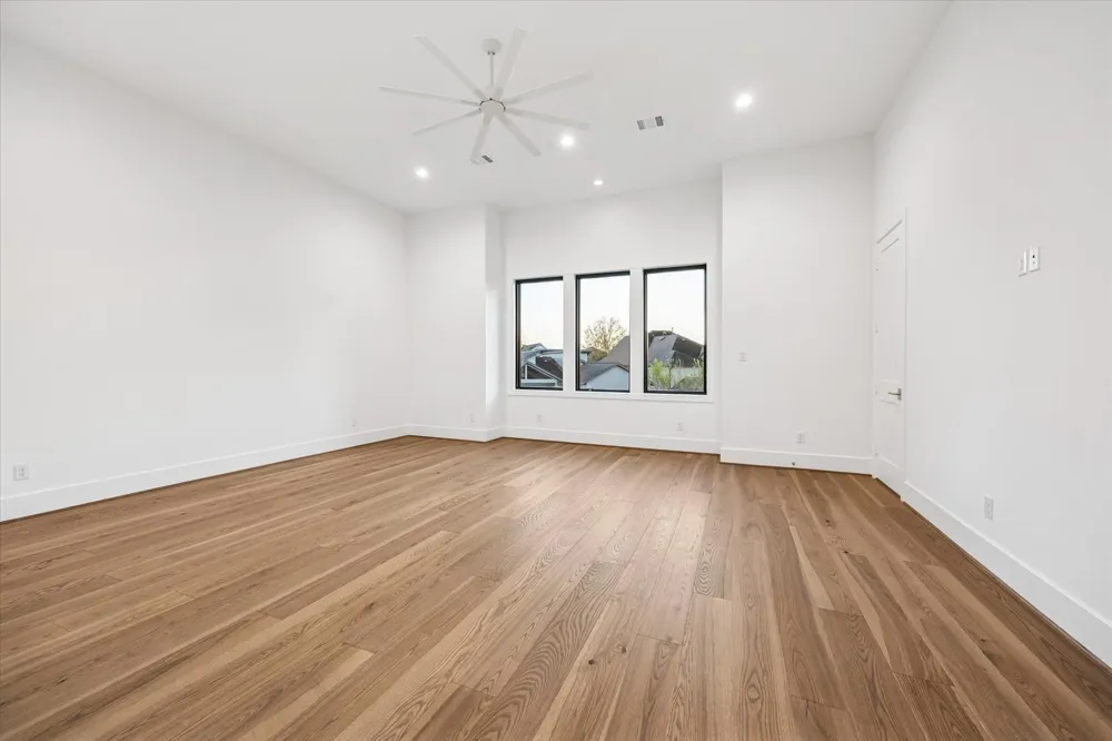 320 W 32nd Street Houston, TX 77018