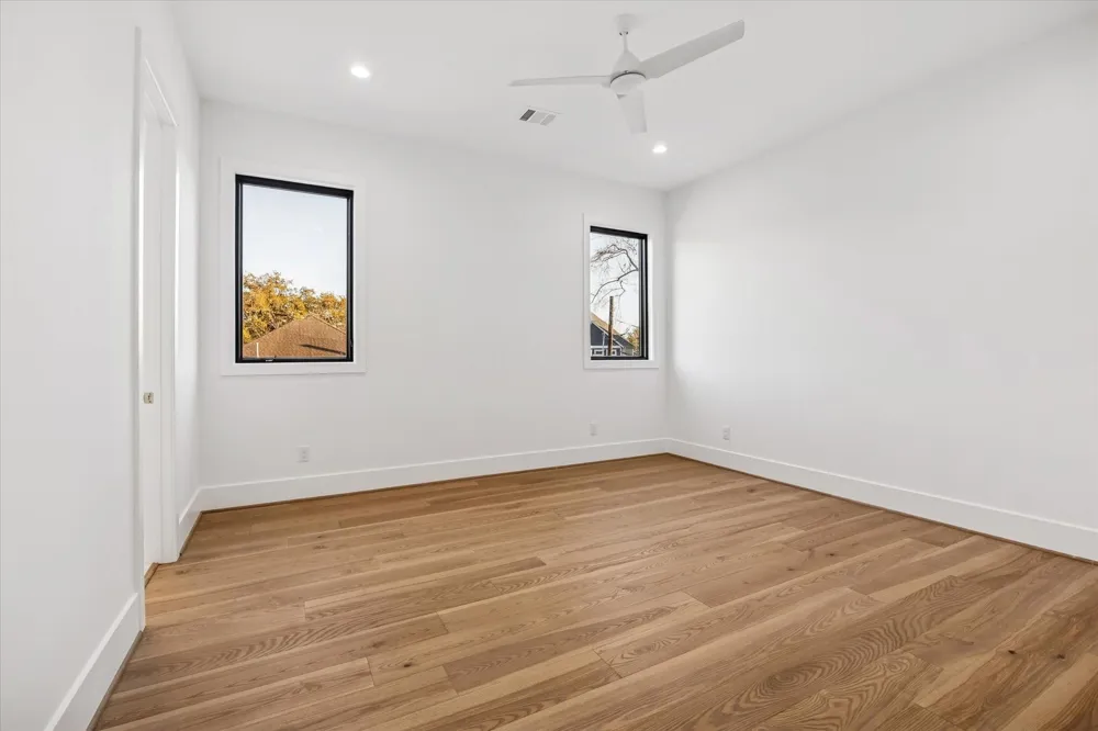 320 W 32nd Street Houston, TX 77018