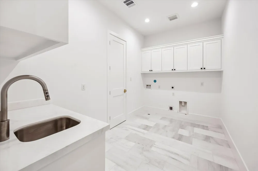 320 W 32nd Street Houston, TX 77018