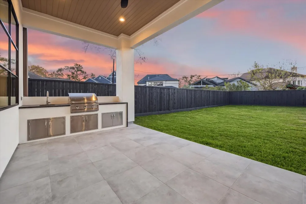 320 W 32nd Street Houston, TX 77018