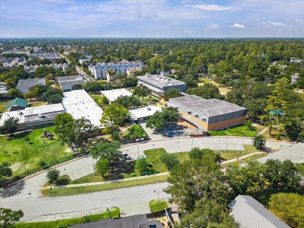 320 W 32nd Street Houston, TX 77018