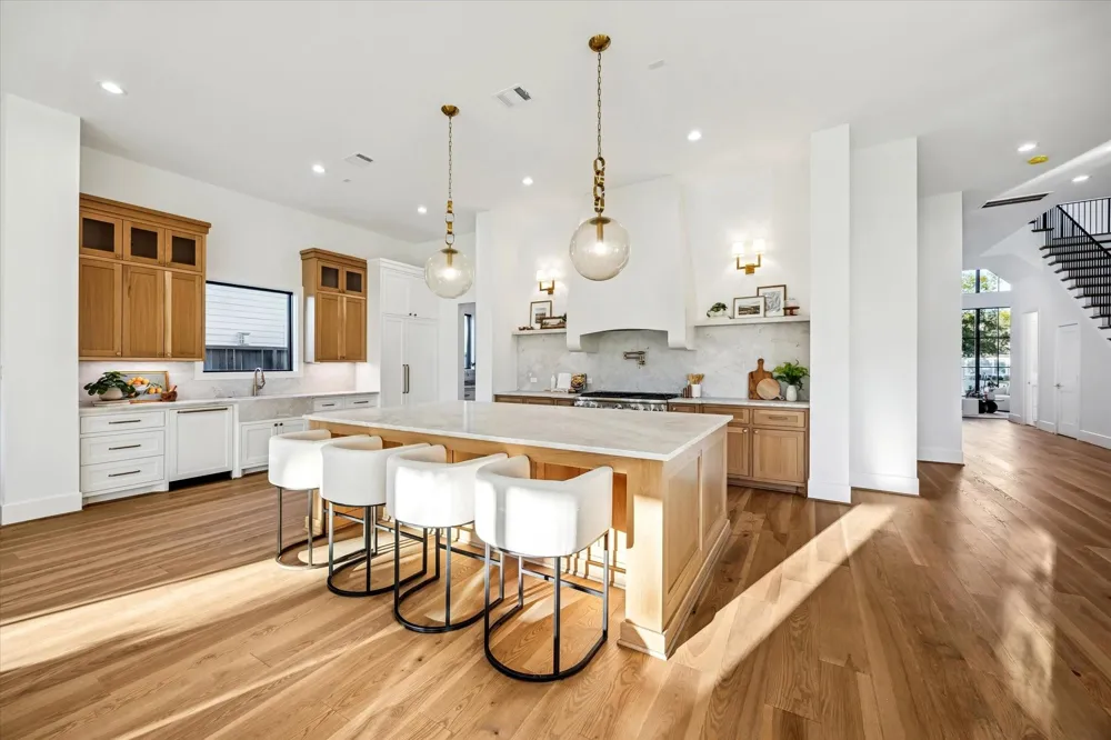 320 W 32nd Street Houston, TX 77018