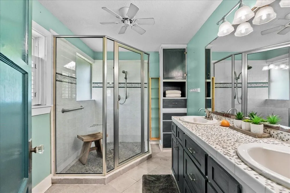 939 17th Street Street Dickinson, TX 77539
