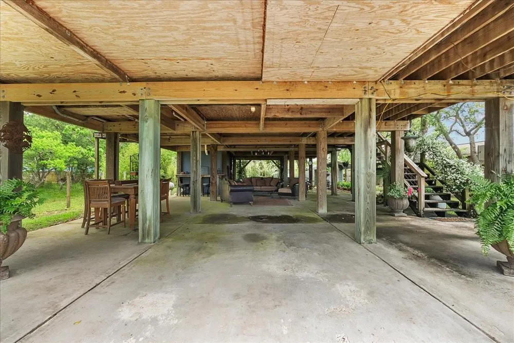 939 17th Street Street Dickinson, TX 77539