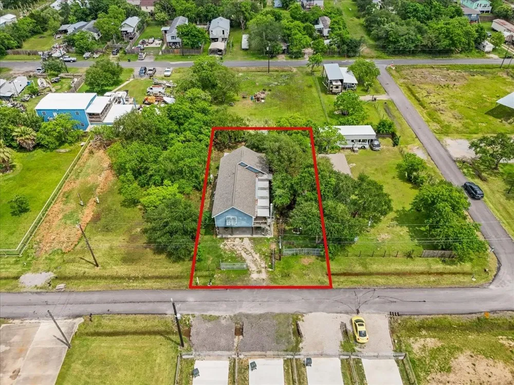 939 17th Street Street Dickinson, TX 77539