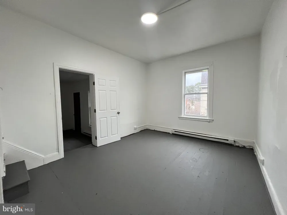 148 E WASHINGTON STREET #1 Hagerstown, MD 21740