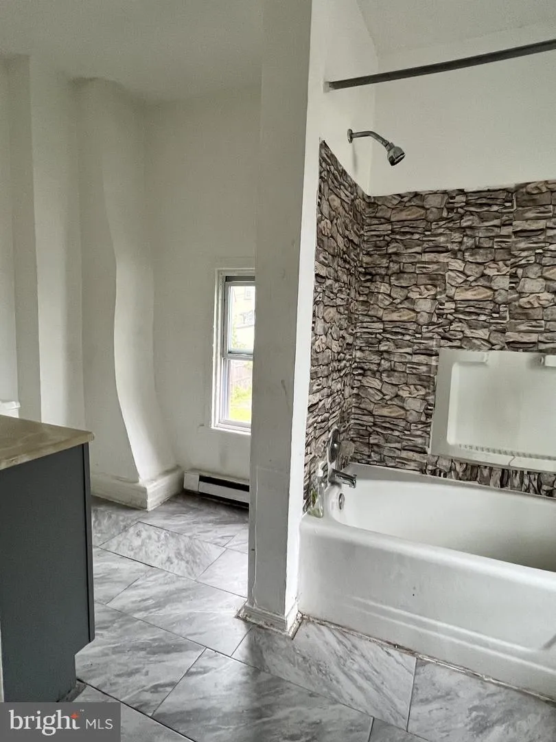 148 E WASHINGTON STREET #1 Hagerstown, MD 21740