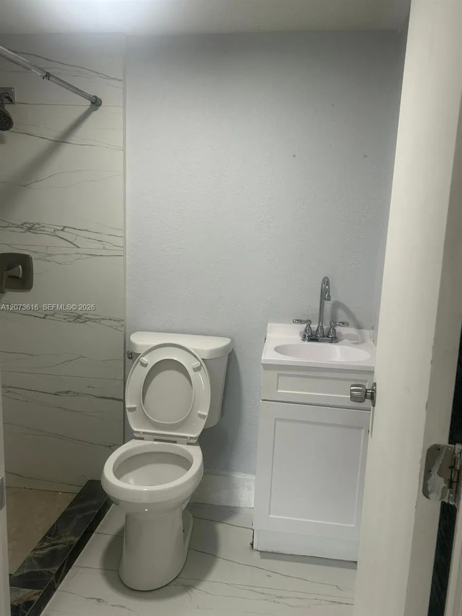 2500 NW 91st St Miami, FL 33147
