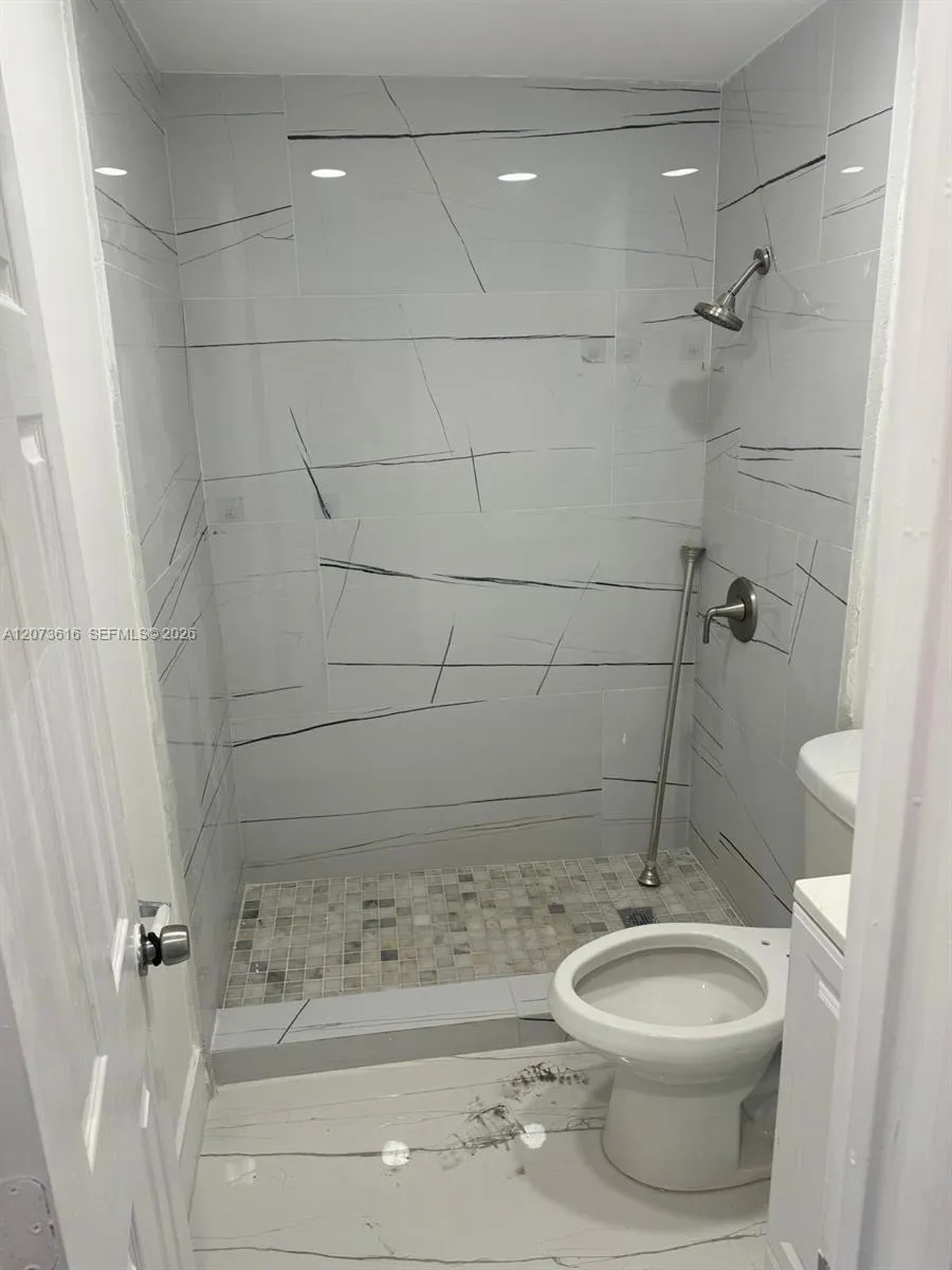 2500 NW 91st St Miami, FL 33147