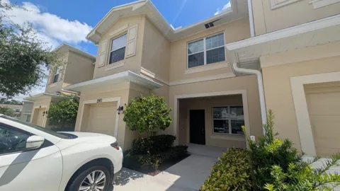 2900 NW TREVISO CIRCLE