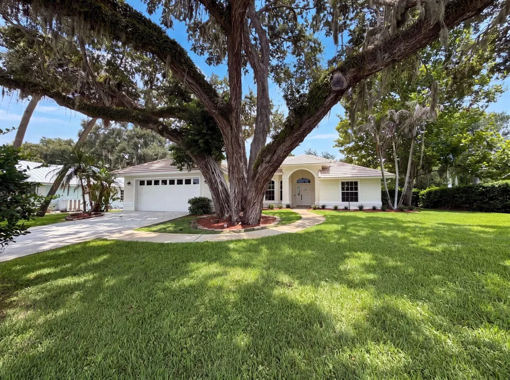 400 46th Vero Beach, FL 32968