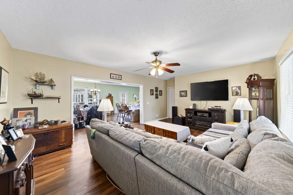 364 Ben Albert Rd Cottontown, TN 37048