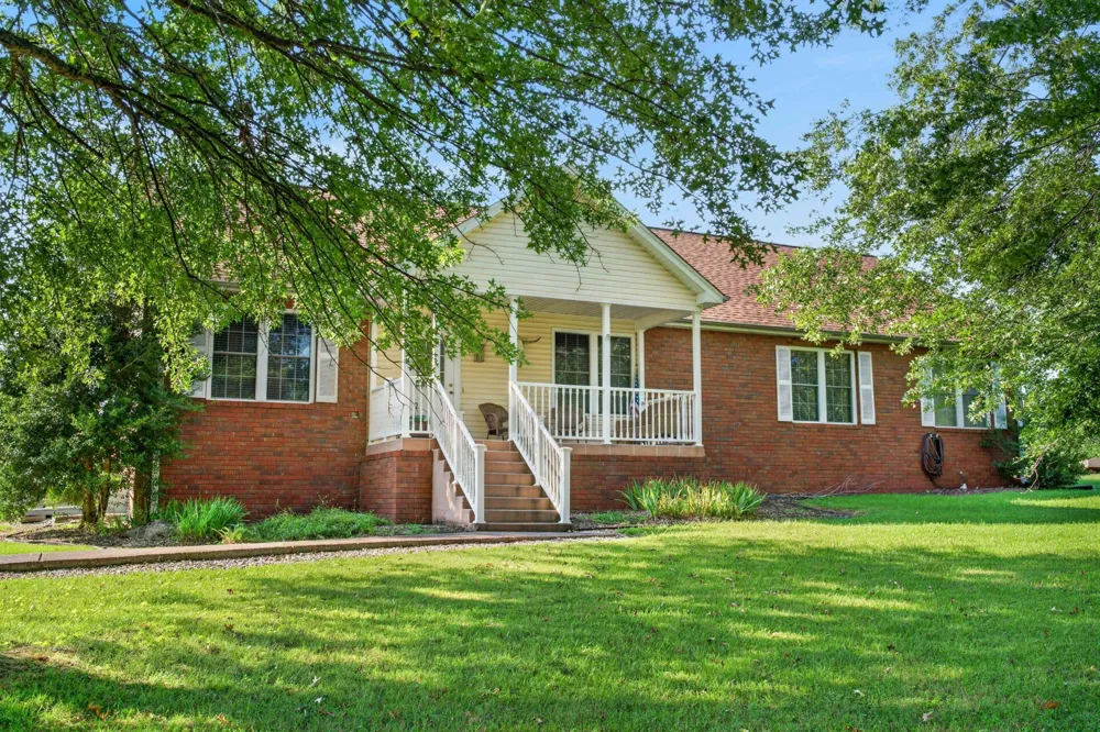 364 Ben Albert Rd Cottontown, TN 37048