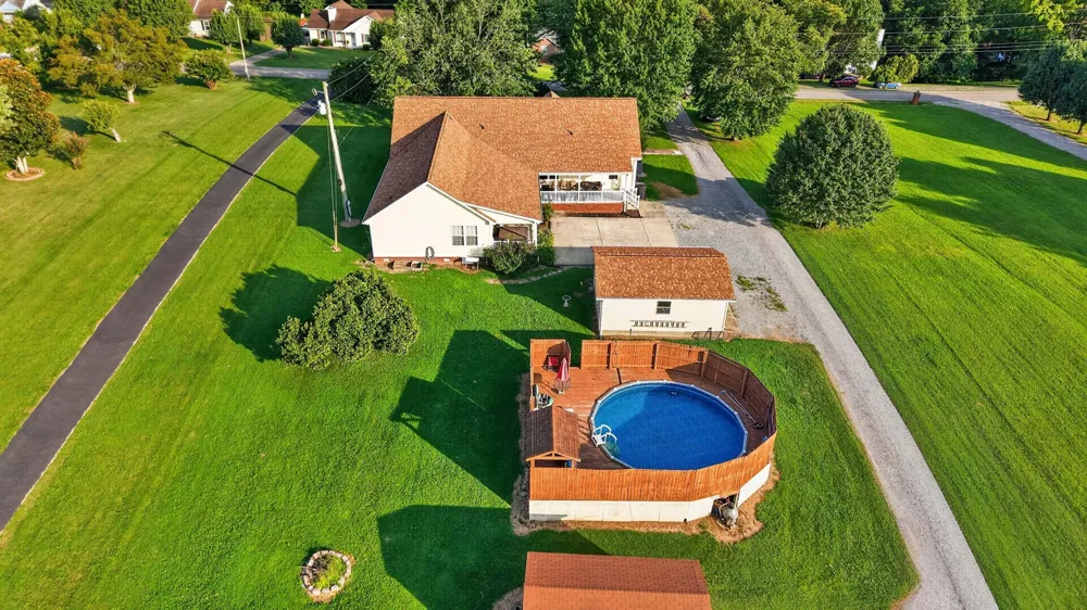 364 Ben Albert Rd Cottontown, TN 37048