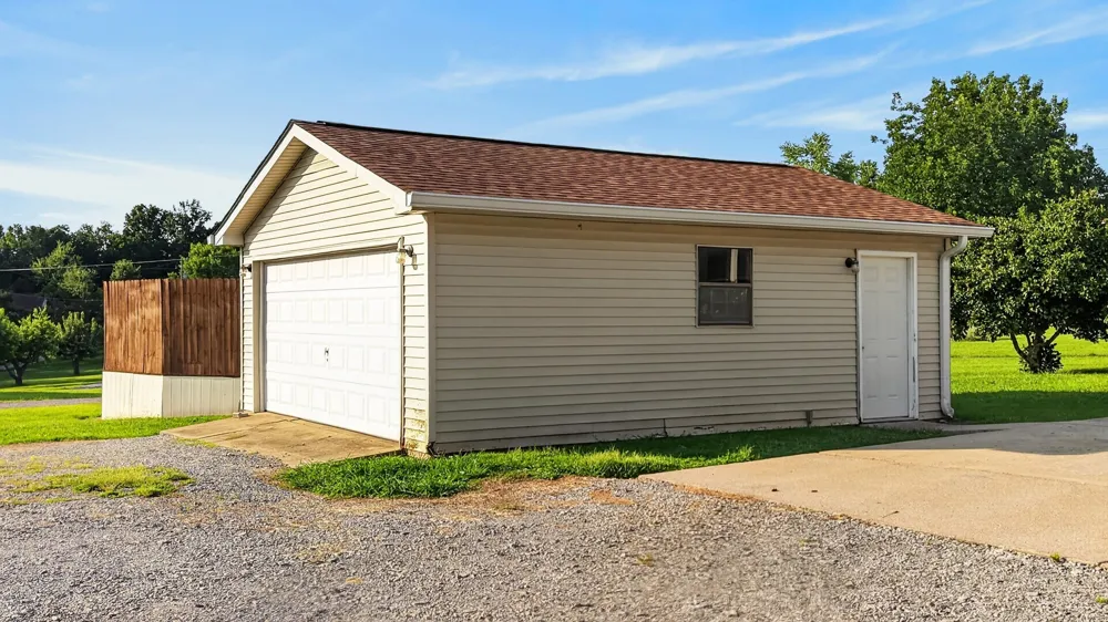 364 Ben Albert Rd Cottontown, TN 37048