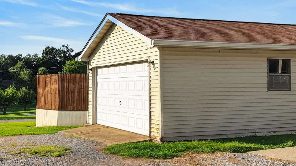 364 Ben Albert Rd Cottontown, TN 37048