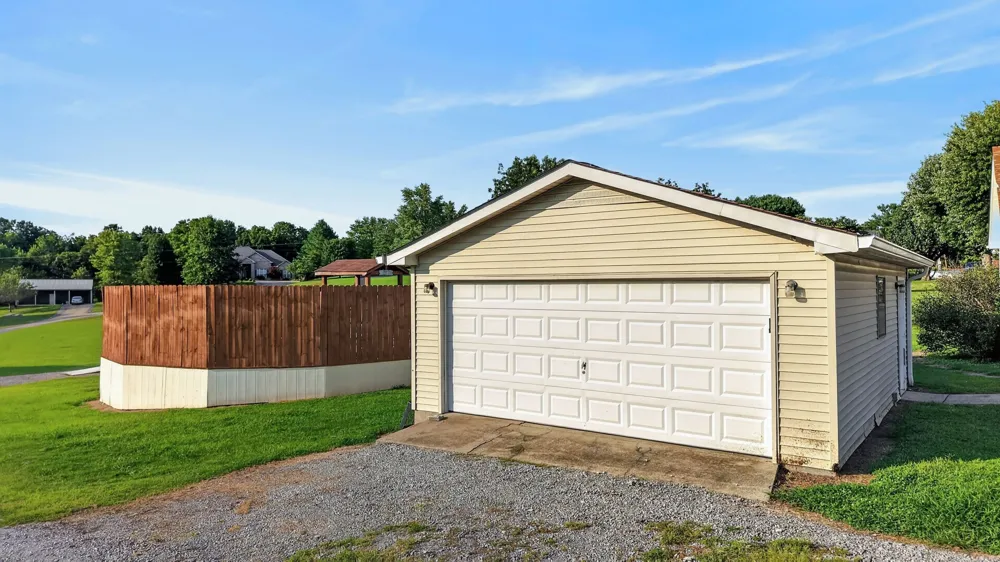 364 Ben Albert Rd Cottontown, TN 37048