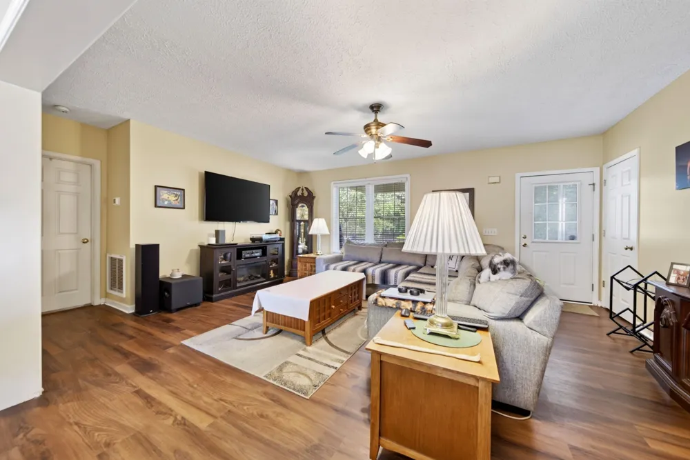 364 Ben Albert Rd Cottontown, TN 37048