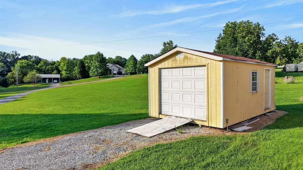 364 Ben Albert Rd Cottontown, TN 37048