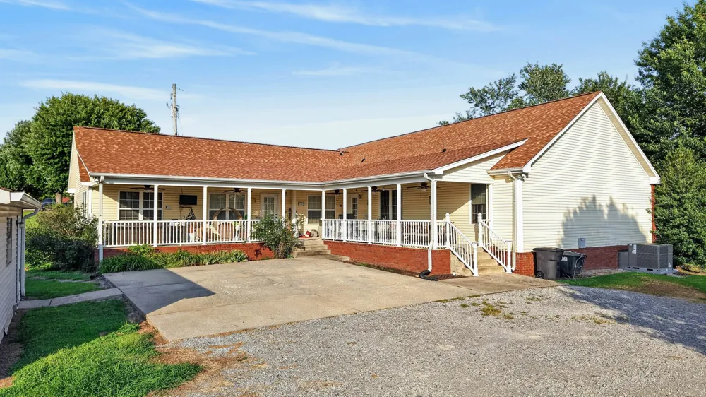 364 Ben Albert Rd Cottontown, TN 37048